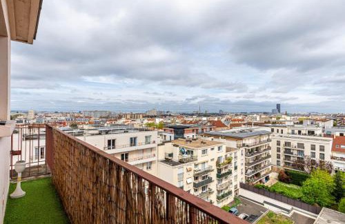 Montrouge Apartment | GuestReady - Séjour vue Tour Eiffel, pied du métro
