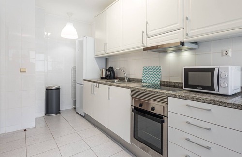 Leixões Apartment | GuestReady - Sea Breaking View