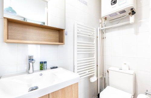 Quartier Sainte-Avoye Apartment | GuestReady - Stylish Escape in Folie-Méricourt