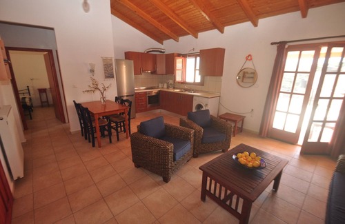 Kissamos Apartment | Guests call it "a little paradise"