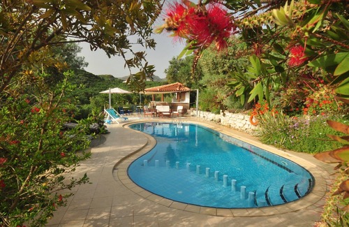 Kissamos Apartment | Guests call it "a little paradise"