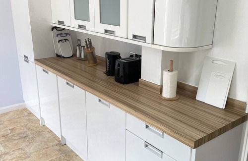 Netley House | Guests house with garden and 2x car park