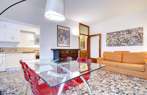 Dorsoduro Apartment | GUGGENHEIM ROMANTIC OVERLOOKING 4pax, Wifi Aircond