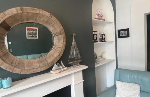 New Quay House | Guild Hall, sleeps 8 with parking in New Quay