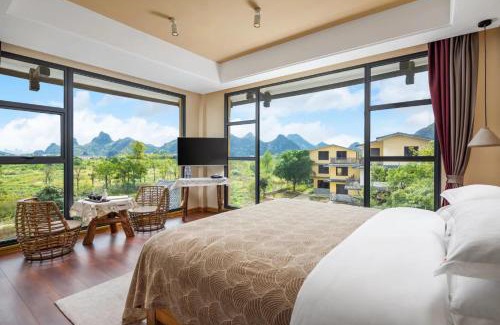 Xiufeng Hotel | Guilin Village Creek Inn-Free private car pick up station stay 3 nights