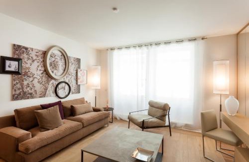 Ville Haute Apartment | Guillaume Suites
