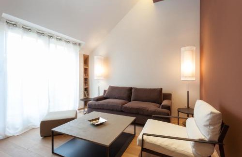 Ville Haute Apartment | Guillaume Suites