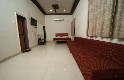Matheran Hotel | Gujarat Bhavan Hotel
