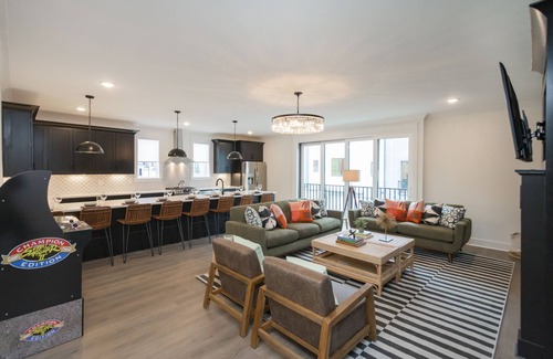 Edgehill House | GULCH HOME - HOT TUB - ROOF TOP - WALKABLE