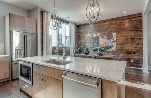 Edgehill Condo | Gulch | Rooftop 360° View w/Projector | Garage