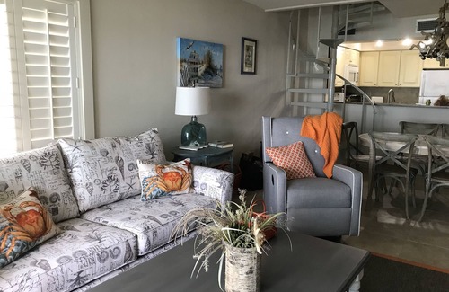 Belleair Beach Condo | Gulf and pool right out the door. Sunset perfect! 10 min - Pelican and Biltmore