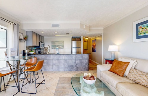 Fort Walton Beach - Destin Condo | Gulf & beach-view top-floor corner condo with balcony, outdoor pool