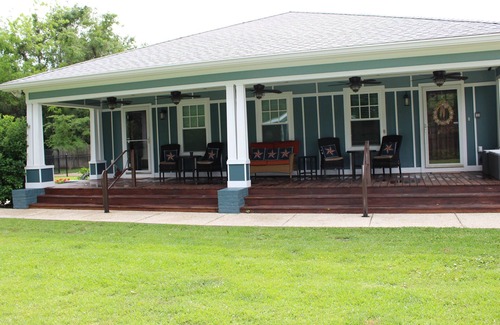Gulfport House | Gulf Breeze Depot, private pool, walk to beach, 4 bathrooms! Fenced in yards