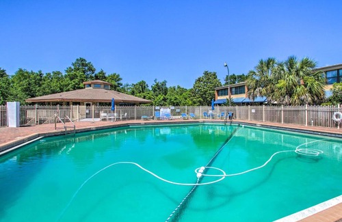 Pensacola Apartment | Gulf Breeze Escape with Patio and Community Pool!