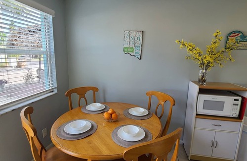 Indian Rocks Beach Apartment | Gulf Breeze Inn- Paradise on the Gulf