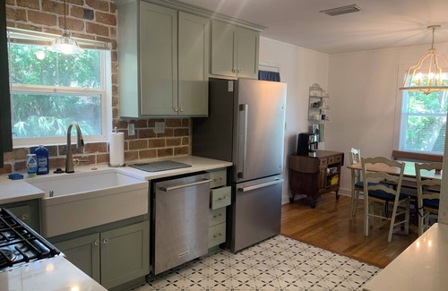 Pensacola House | Gulf Breeze Proper Beach Cottage!