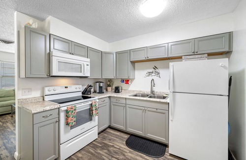 Indian Rocks Beach House | Gulf Breeze Getaway: Cozy Home in Indian Rocks Beach