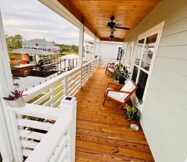 Shoreline Park House | Gulf Coast Waterfront Home