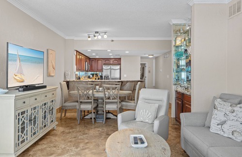 Destin Condo | Gulf Facing Beautiful Condo with Pool