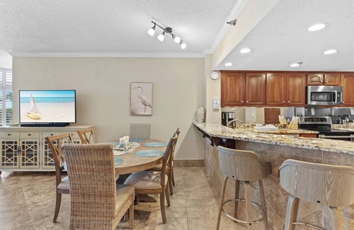 Destin Condo | Gulf Facing Beautiful Condo with Pool