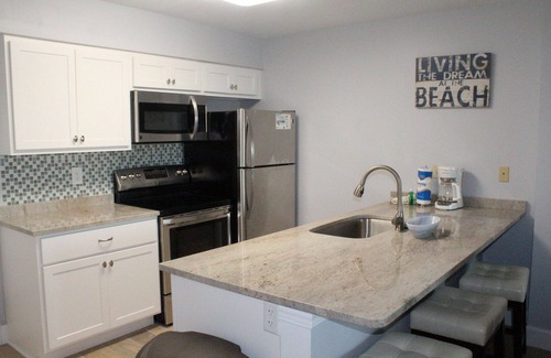 Orange Beach Condo | Gulf-front 2-bedroom; summer is hot but we have cool deals for the fall.book now