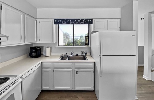 Santa Rosa Beach Condo | GULF FRONT and Renovated -2 Bikes- Private Beach Access, FREE Beach Chairs - BMT 3A