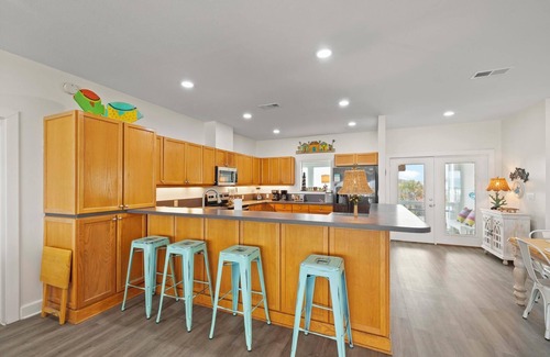 Pensacola Beach House | Gulf-Front Beach House | 6BR 6BA | Sleeps 20 | Pet-Friendly