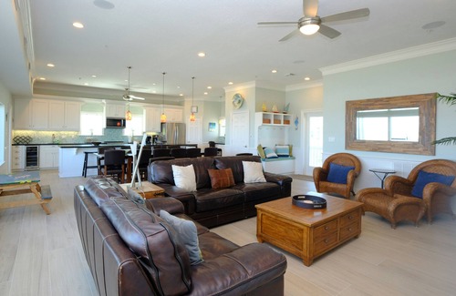 Hershey Beach House | Gulf front - Beautiful Custom Beach House w/Elevator - Sleeps 17- Private Beach