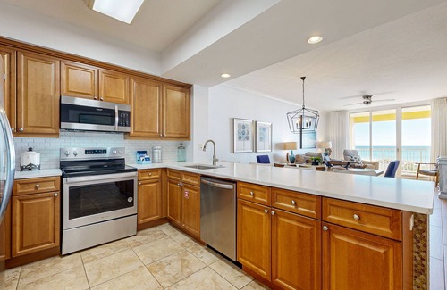 Fort Walton Beach Condo | Gulf Front Condo Pools Onsite, Nearby Activities, Shops, Restaurants