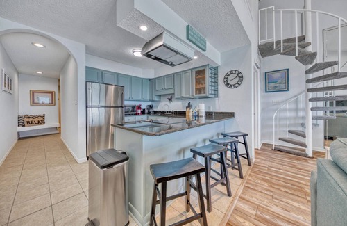 Seacrest Condo | Gulf Front Condo *FREE Beach chair umbrella set-up | Breathtaking views | Private balcony | Sleeps 8