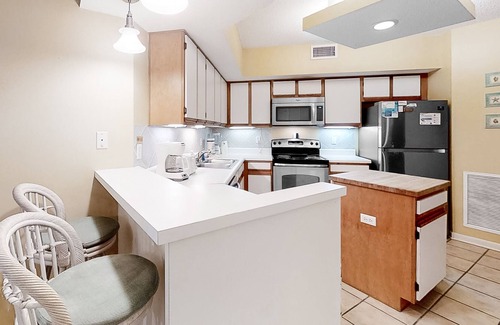 Orange Beach Condo | Gulf-front condo overlooking the beach with balcony, hot tub, pools & gym