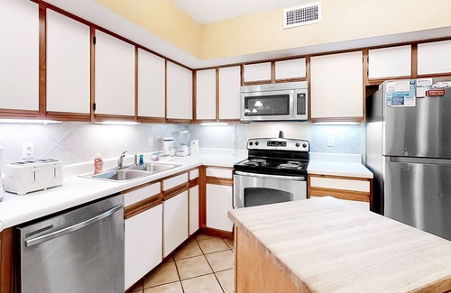 Orange Beach Condo | Gulf-front condo overlooking the beach with balcony, hot tub, pools & gym