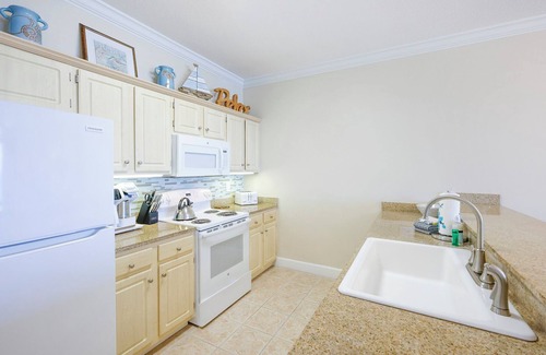 Orange Beach East Condo | Gulf Front Condo | Outdoor Pool & Grill!