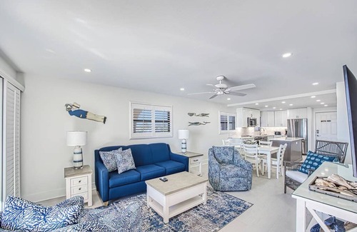 Sanibel Condo | Gulf Front Condo on Sanibel Island, 25 Steps to the Beach
