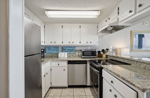 Gulf Shores Condo | Gulf Front Condo | Outdoor Pool & Grill