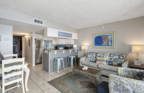 Gulf Shores Condo | Gulf Front Condo | Outdoor Pool & Grill