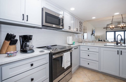 Gulf Shores Condo | Gulf Front Condo | Outdoor Pool & Grill!