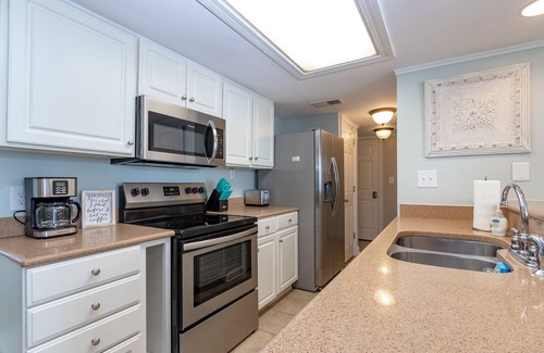 Gulf Shores Condo | Gulf Front Condo | Outdoor Pool & Grill!