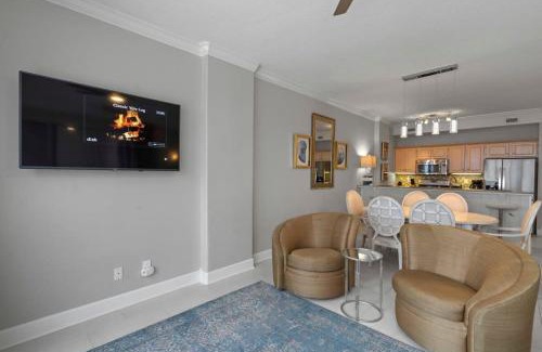 Orange Beach East Hotel | Gulf Front Condo Outdoor Pool & Grill