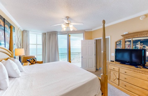 Ono Island Condo | Gulf-front condo steps from beach with heated pool, hot tub & gym