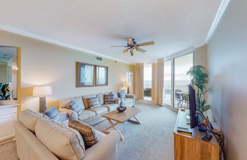 Ono Island Condo | Gulf-front condo steps from beach with heated pool, hot tub & gym