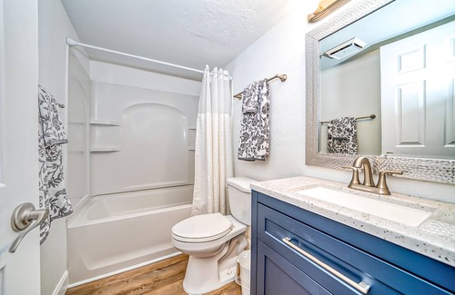 Belleair Beach Condo | Gulf-front condo with pool, beach access, scenic balcony & central AC