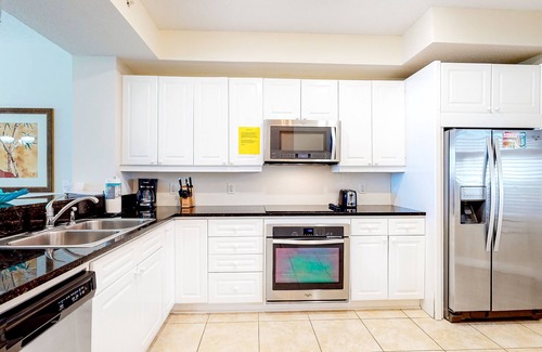 Navarre Beach Condo | Gulf Front Condo Tennis Court, Fitness Center, Private Beach Access