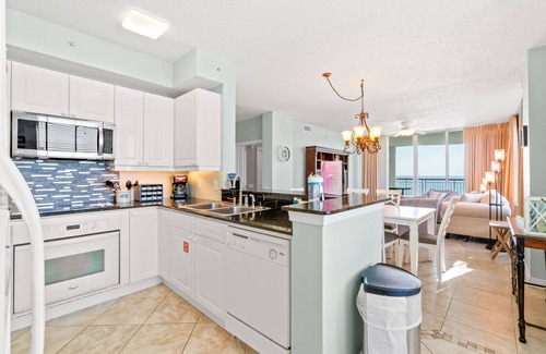 Navarre Beach Condo | Gulf Front Condo Tennis Court, Fitness Center, Private Beach Access