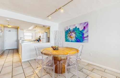Navarre Beach Condo | Gulf-front condo with balcony, gorgeous view, pool, & W/D - snowbirds welcome