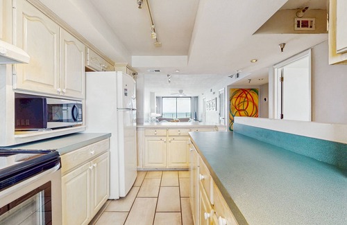 Navarre Beach Condo | Gulf-front condo with balcony, gorgeous view, pool, & W/D - snowbirds welcome