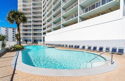 Gulf Shores Condo | Gulf-front condo w/ balcony & shared pools/hot tubs/sauna! Family-friendly!