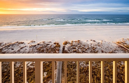 Gulf Shores Condo | Gulf-Front Condo w/Balcony, WiFi, Great View & Shared Hot Tubs/Pools/Sauna