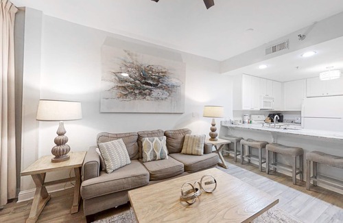 Gulf Shores Condo | Gulf-Front Condo w/Beach Access, WiFi, Balcony & Shared Pools/Hot Tubs/Gym