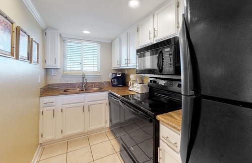 Gulf Shores Condo | Gulf-Front Condo w/Shared Outdoor Pool, Private Balcony, Great Views, Central AC